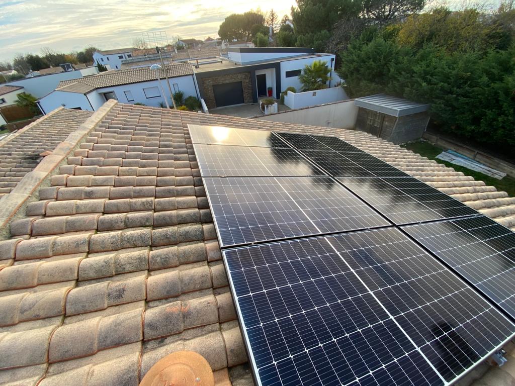 autoconsommation solaire avec batterie de stockage physique par Ace Energies 17 à Saujon en Charente-maritime